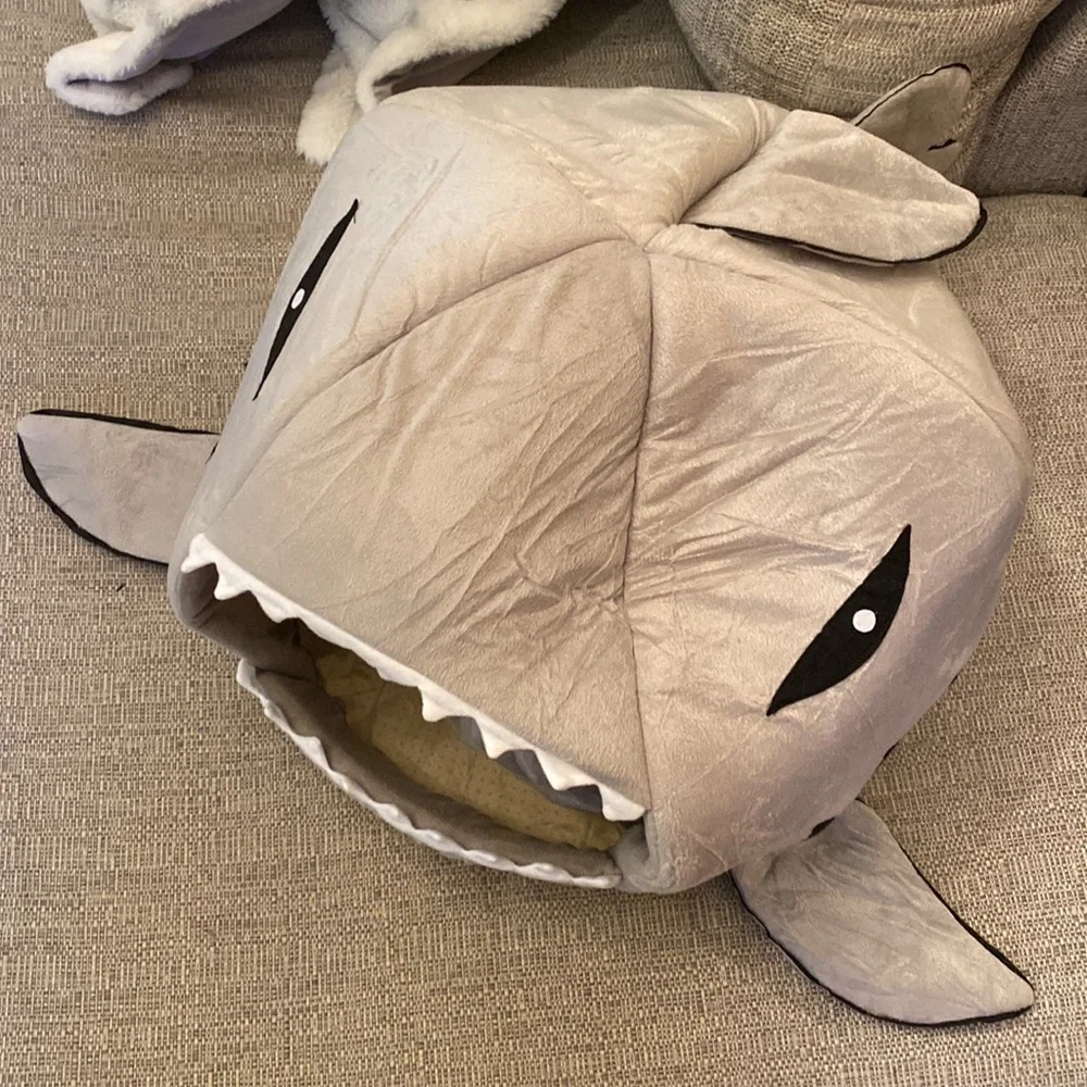 Mini Shark Pet Bed